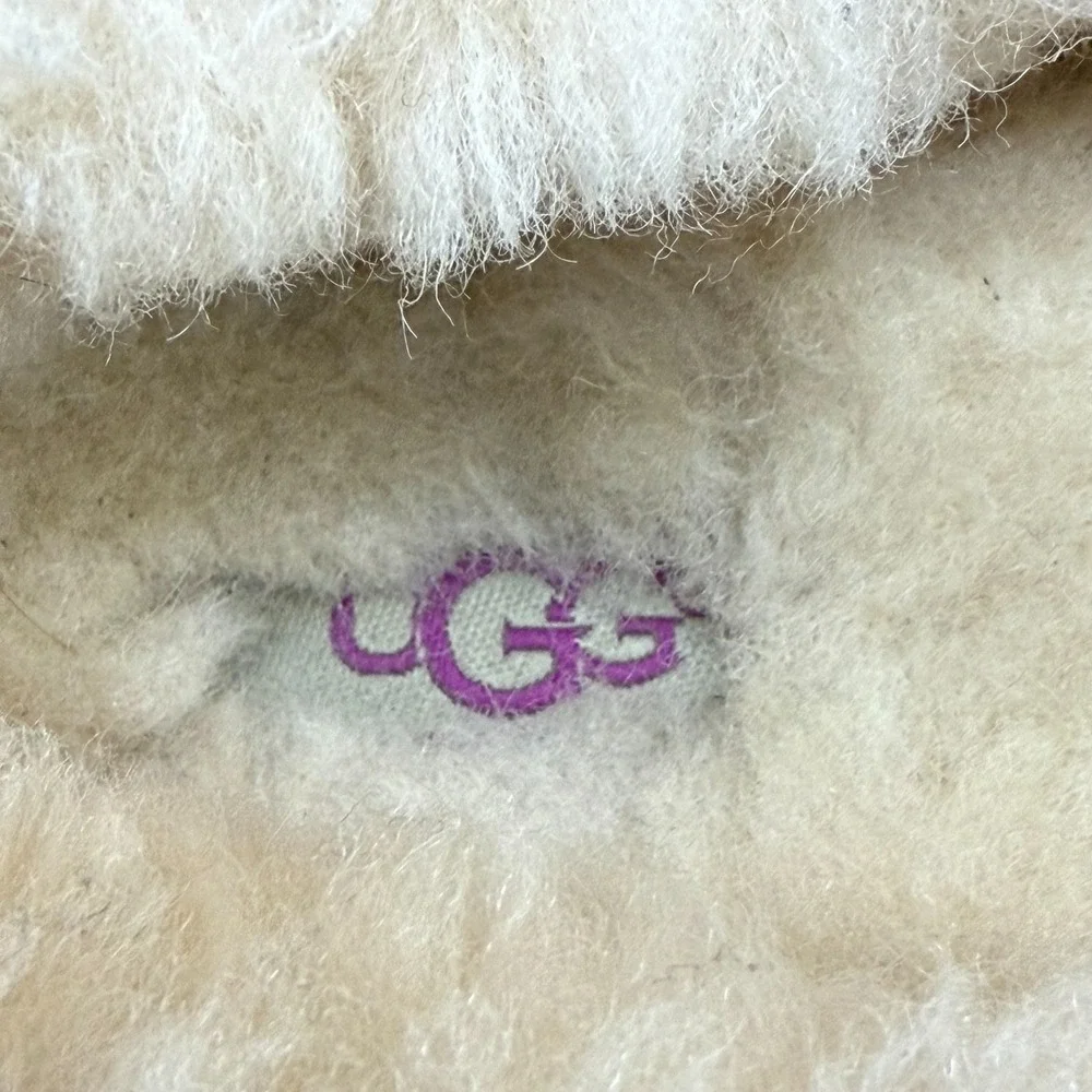 UGG Dakota Slippers Little Girls 11 Toddler Purple Suede Shearling fur Lined